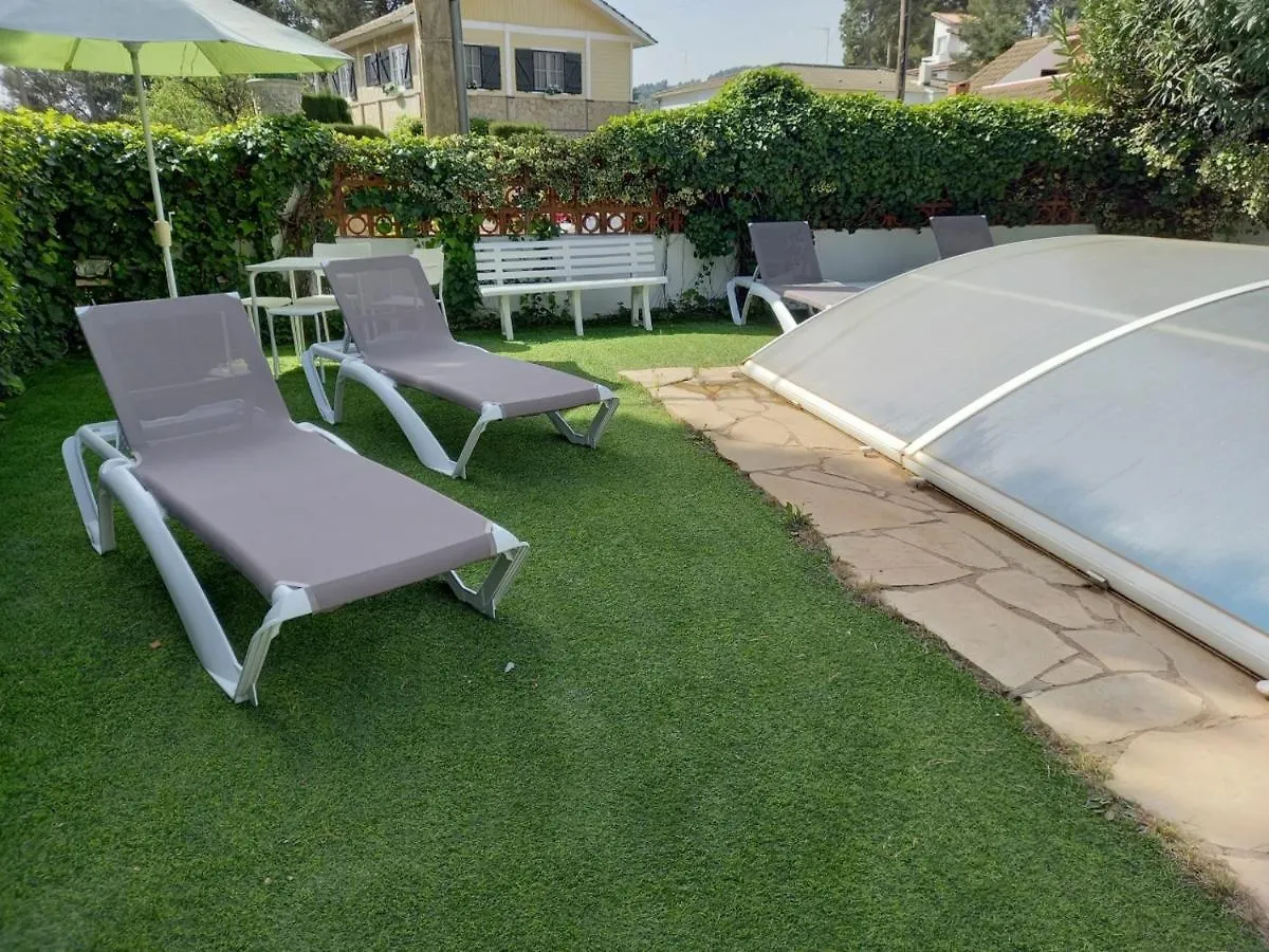 Holiday home Casa Familiar Con Piscina Villa Palleja