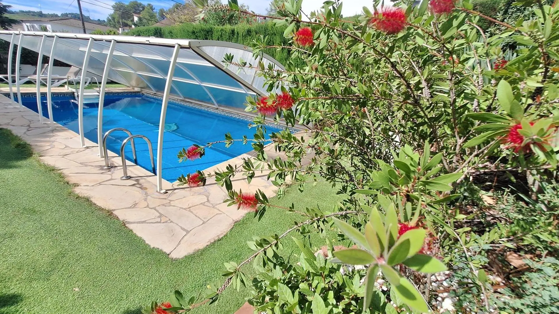 Holiday home Casa Familiar Con Piscina Villa Palleja