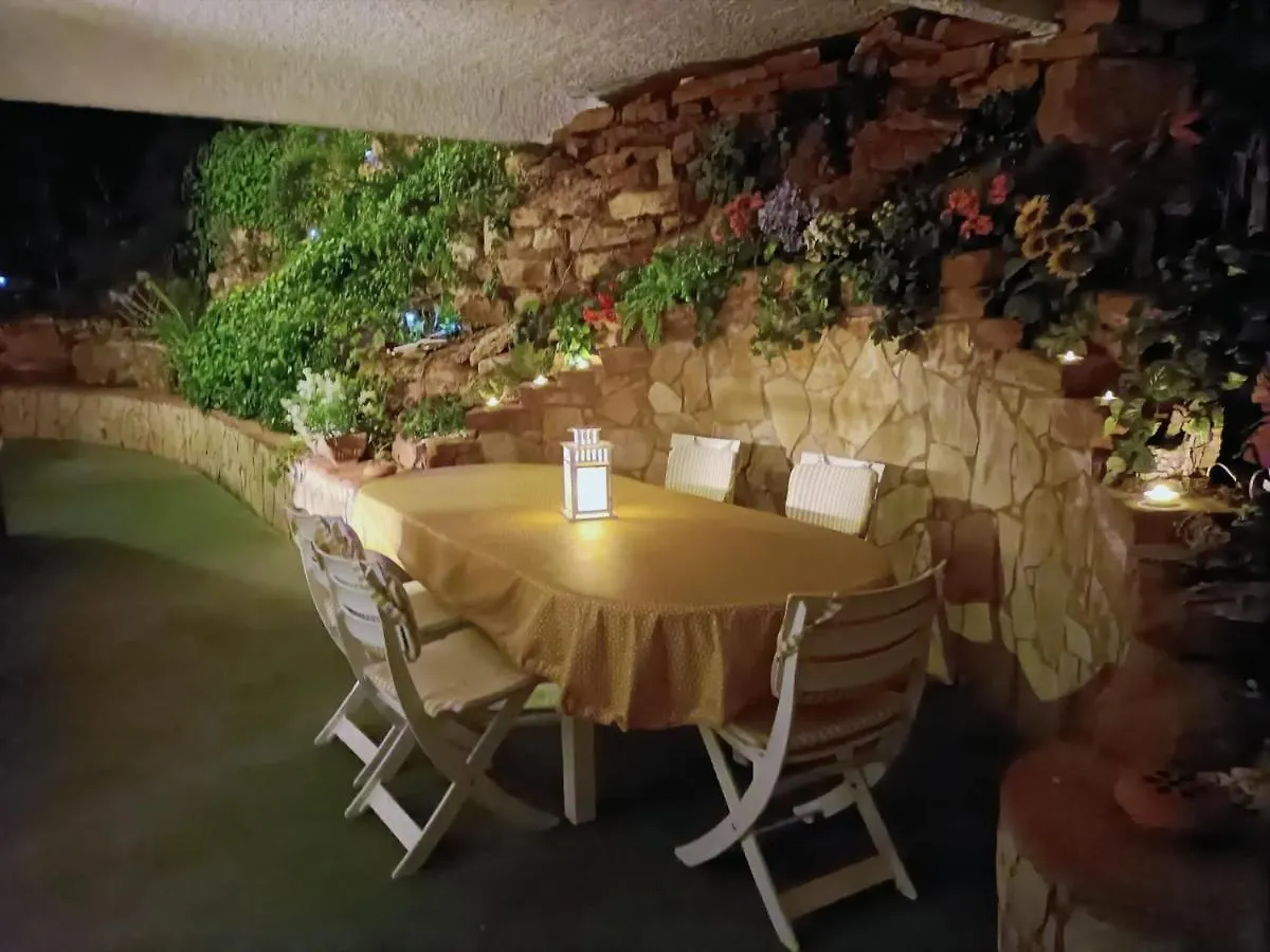Villa Casa familiar con piscina Pallejà Сasa de vacaciones