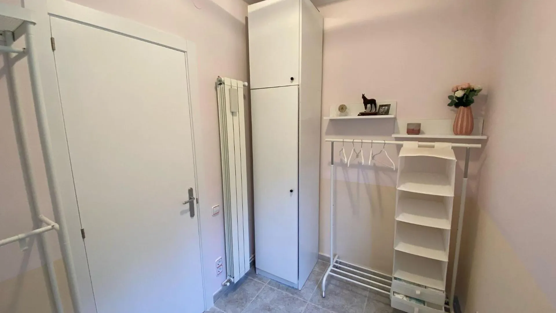Villa Casa familiar con piscina Pallejà 0*,