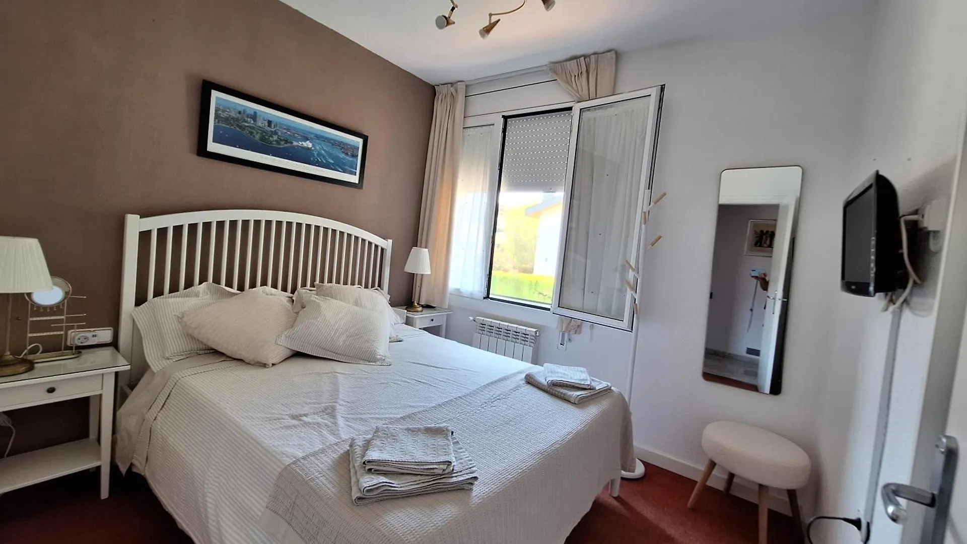 Villa Casa familiar con piscina Pallejà