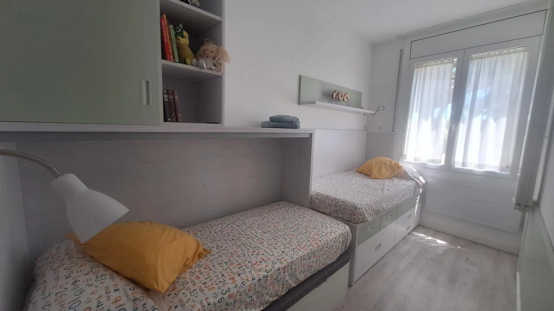 Villa Casa familiar con piscina Pallejà Сasa de vacaciones