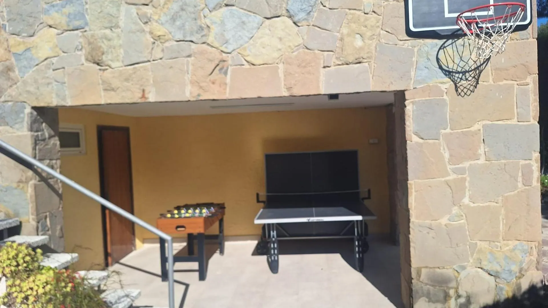 Villa Casa familiar con piscina Pallejà 0*,  España